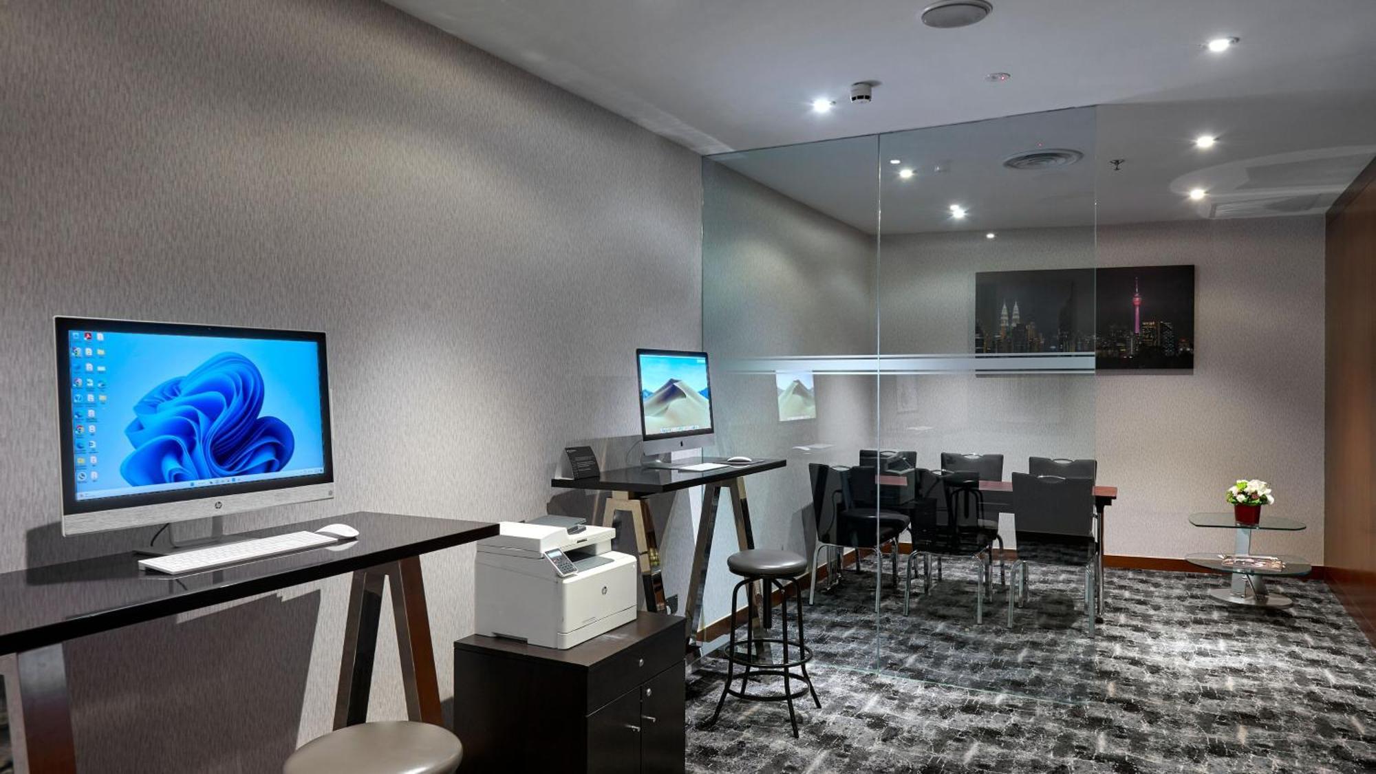 Intercontinental Kuala Lumpur By Ihg Exterior foto Business Center